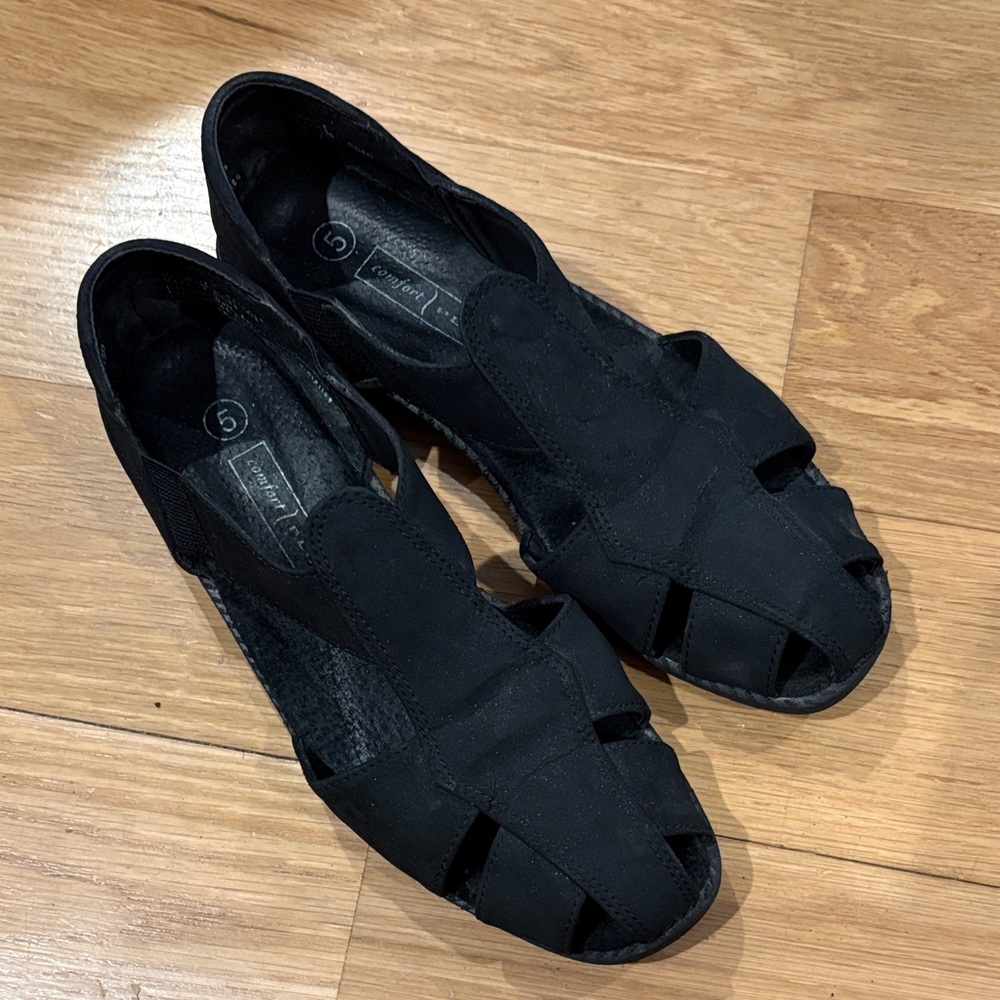 Black womens fisherman sandals